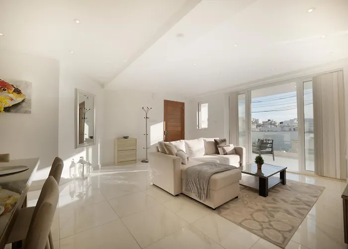 Lily Of The Hill - 2 Bedr, 3 Bath Apartment Mellieha