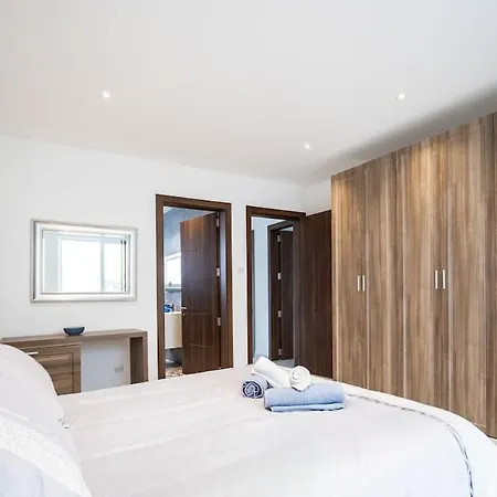 Διαμέρισμα Lily Of The Hill - 2 Bedr, 3 Bath *