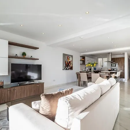 Lily Of The Hill - 2 Bedr, 3 Bath