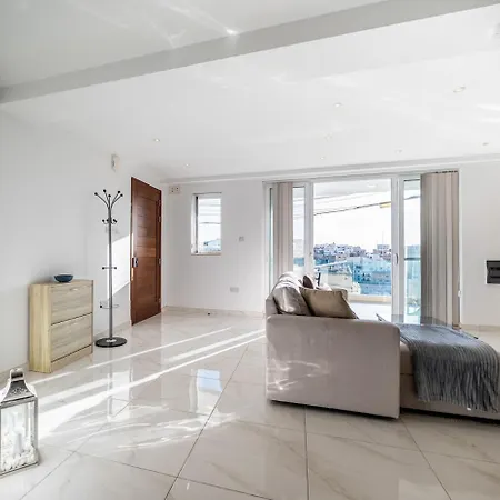 Lägenhet Lily Of The Hill - 2 Bedr, 3 Bath Mellieħa