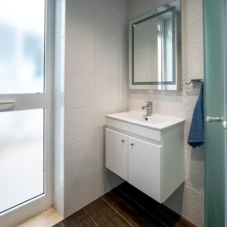 Lägenhet Lily Of The Hill - 2 Bedr, 3 Bath Mellieħa