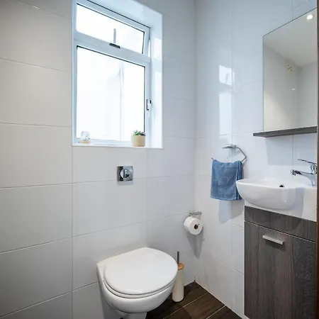 Lily Of The Hill - 2 Bedr, 3 Bath Lägenhet