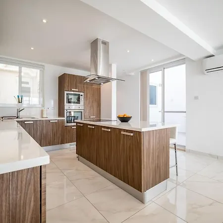 Lägenhet Lily Of The Hill - 2 Bedr, 3 Bath Mellieħa