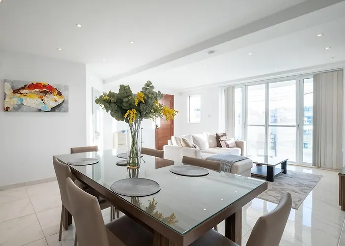 Lily Of The Hill - 2 Bedr, 3 Bath Apartamento