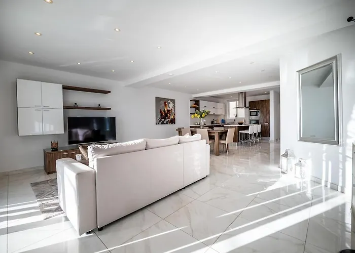 Lily Of The Hill - 2 Bedr, 3 Bath * Mellieħa