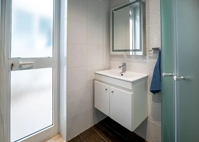 Apartamento Lily Of The Hill - 2 Bedr, 3 Bath Mellieħa