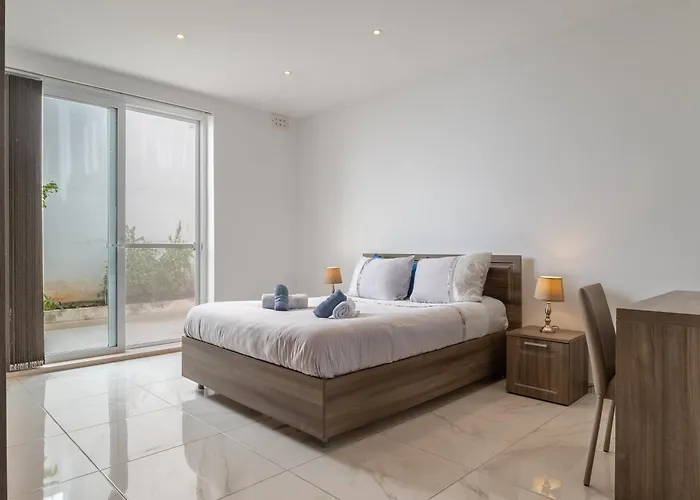 Lily Of The Hill - 2 Bedr, 3 Bath *